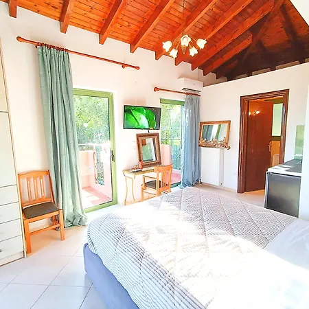 Okeanis & Adults Only *