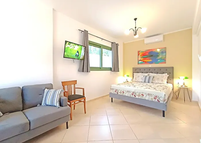 Okeanis & Adults Only *