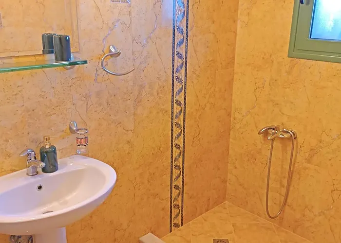 Okeanis & Adults Only * Katelios